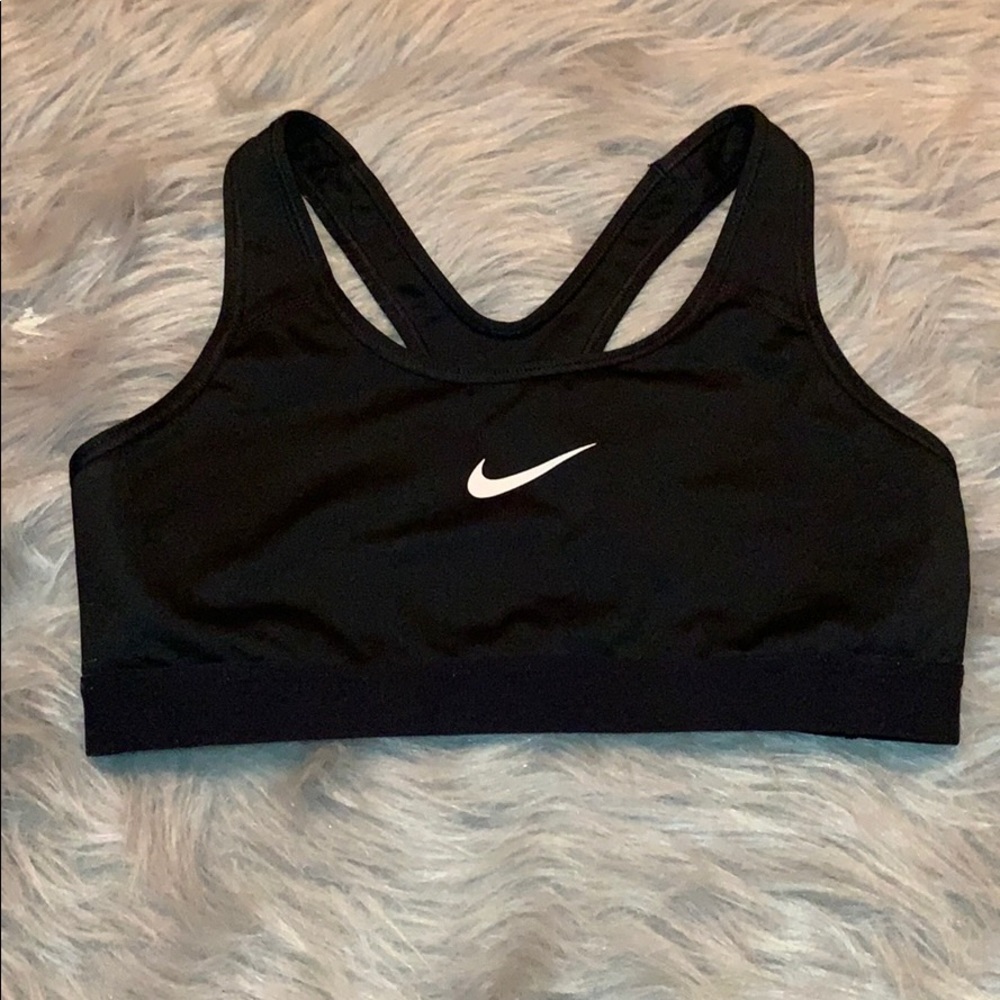 Nike sports bra (black)